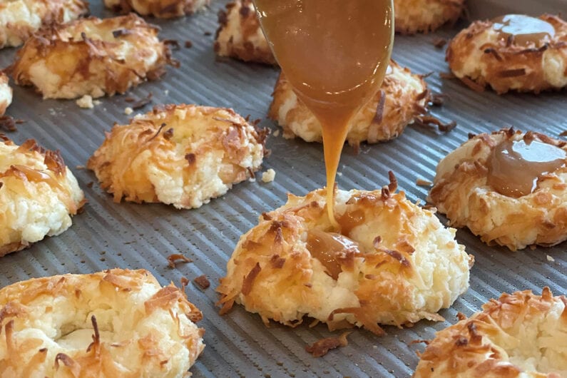 Coconut caramel cookies Recipe