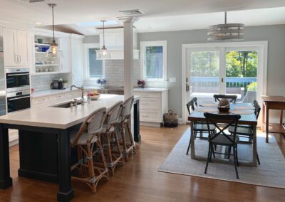 Full Kitchen with Dinner Table